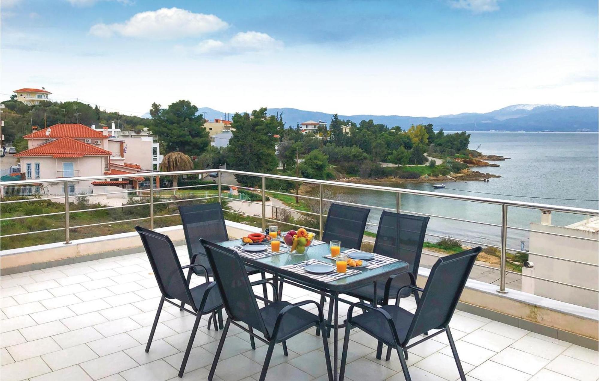 Amazing Home In Chalkida With Wifi Kültér fotó